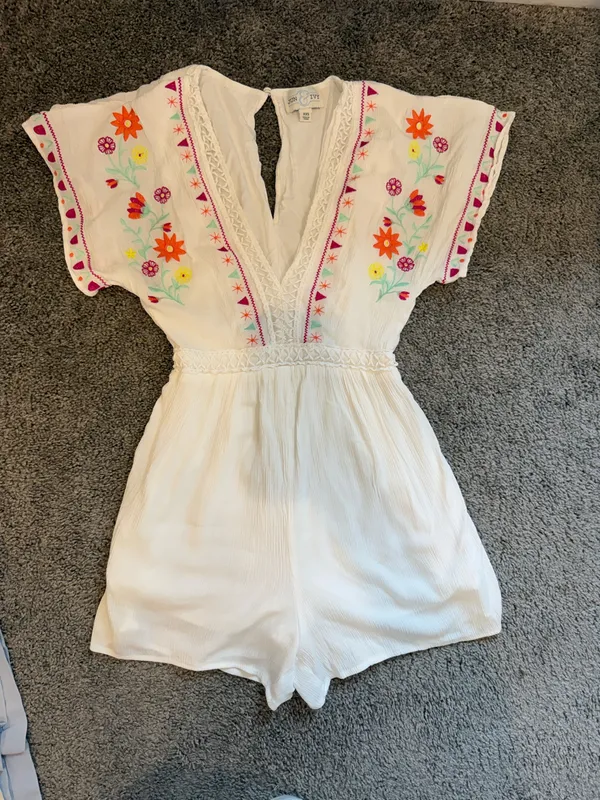 Jun & Ivy White Embroidered V-Neck Romper with Floral Trim - Image 2