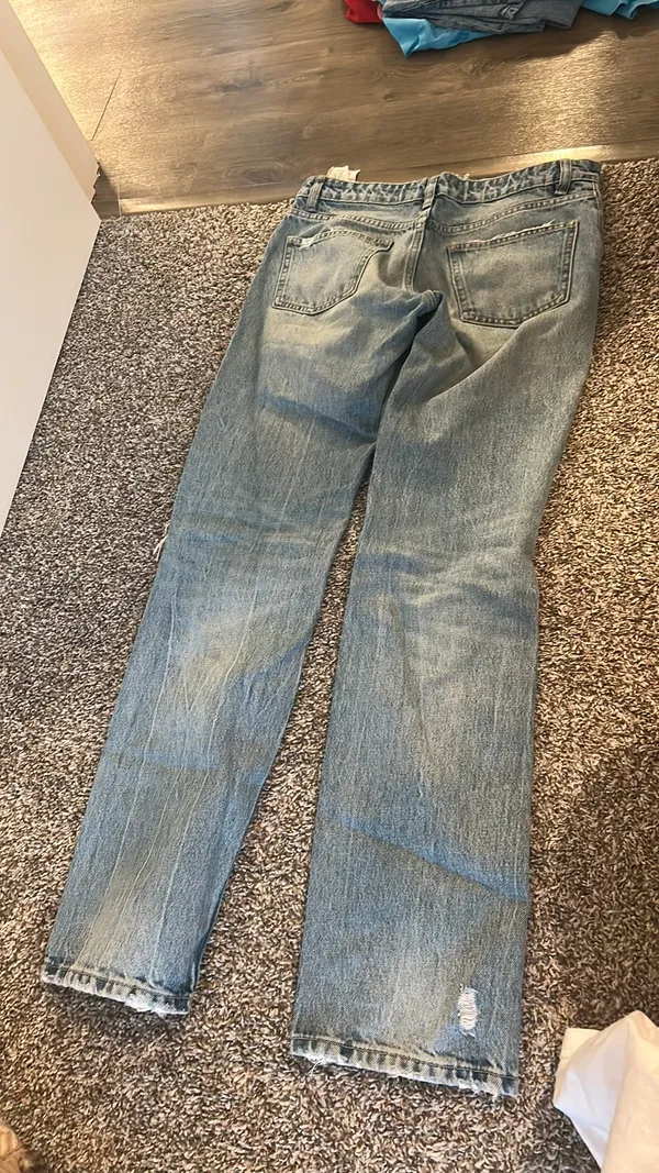 Zara jeans low rise ripped light wash - Image 2