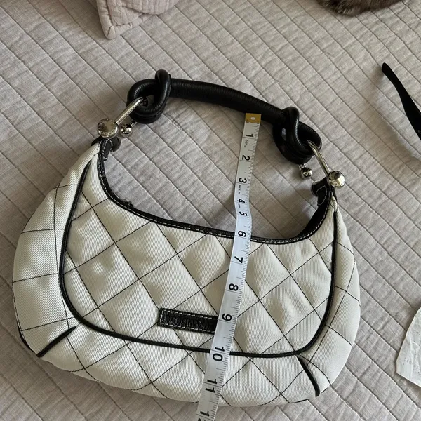 BCBGMAXAZRIA Y2K rare quilted, off-white, brown leather shoulder bagette small​ - Image 12