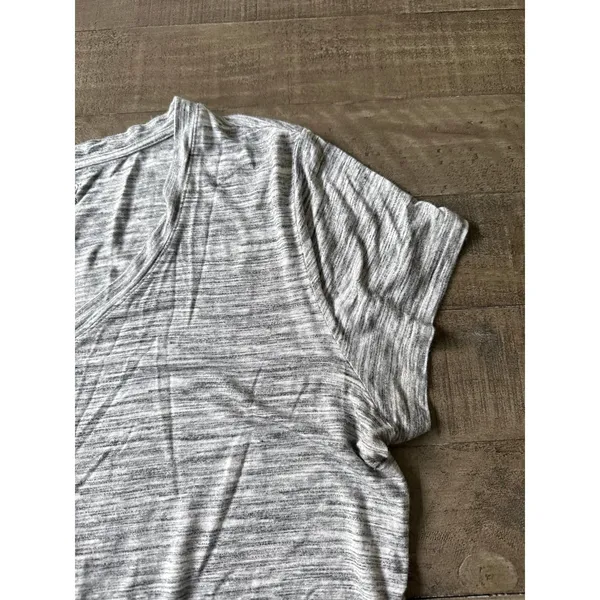 Apt.9 Essentials‎ Women's Gray V-Neck Short Sleeve Tee Size Large - Image 5