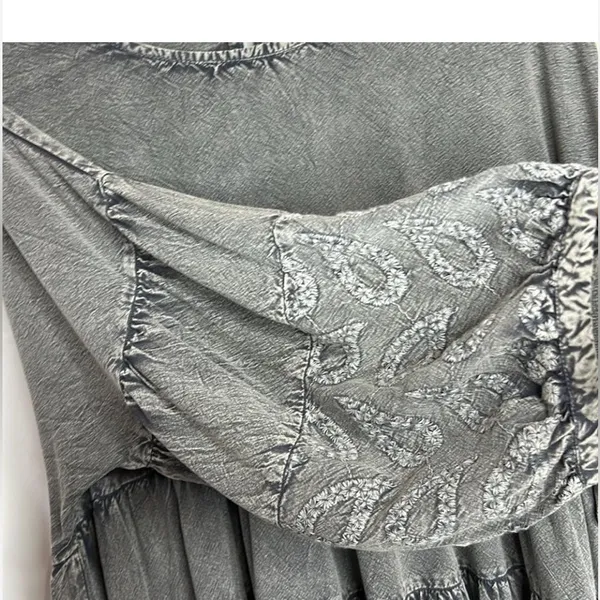 L'affaire ruffled gray boho rayon grunge tiered distressed top ...
Gray Size M Size M - Image 8