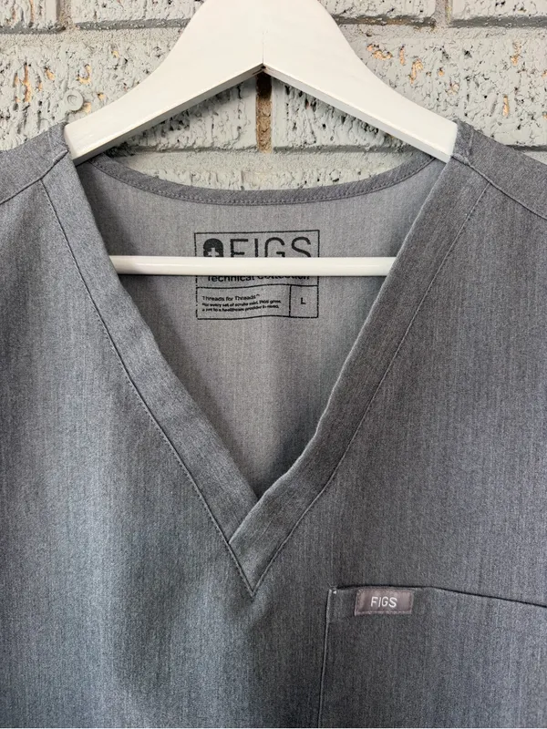 Figs Catarina One Pocket Scrub Top Graphite Grey Size Large - Image 4