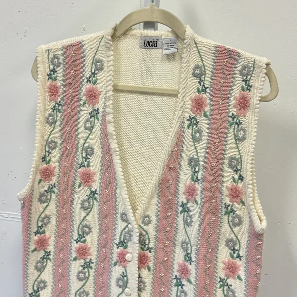 Lucia Vintage Floral Embroidered Crochet Knit Button Vest Sweater Large Pearls - Image 3