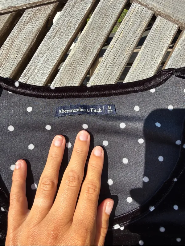 Abercrombie & Fitch Black Velvet Polka Dot Top Size Medium - Image 3