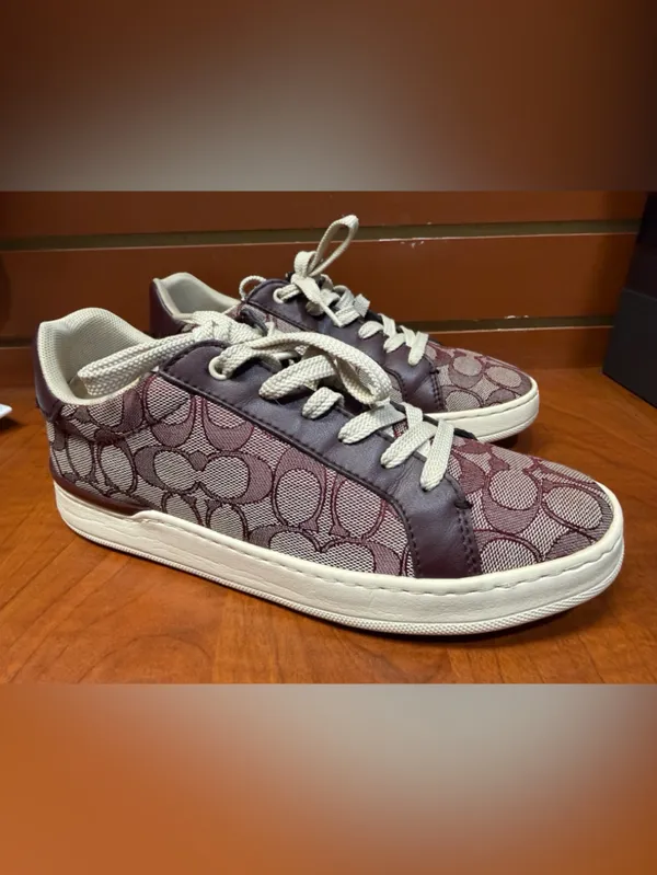 Coach G4967 Clip Low Top Sneakers Burgundy Signature C Size 8B - Image 11