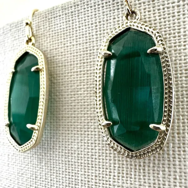 Kendra Scott Dani earrings in gold and emerald cat's eye - Image 2