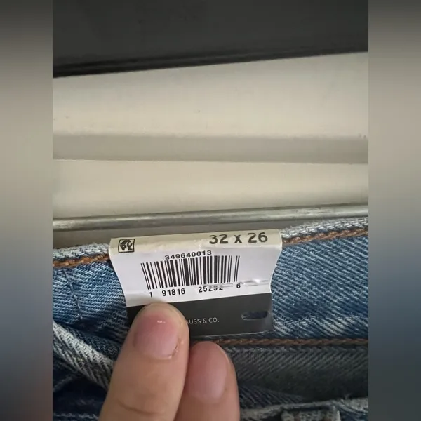 Levi’s 501 Wedgie Straight Jean size 32 - Image 4