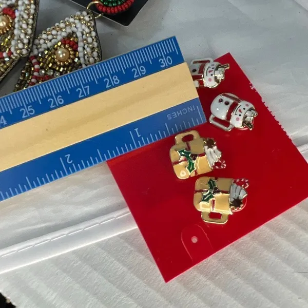 Coco + Carmen NWT Christmas Holiday pierced earrings lot - Image 8