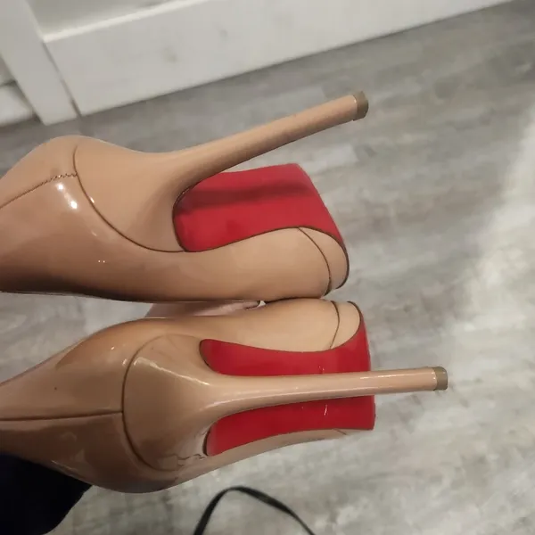 Christian Louboutin Patent Leather Pigalle Platform Heels Size 36 - Image 5