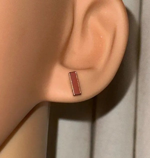 Gold tone stud earring lot - Image 8