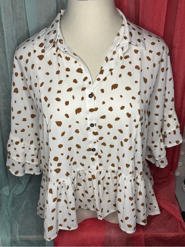 Umgee White Peplum Blouse with Brown Spot Print - Image 2