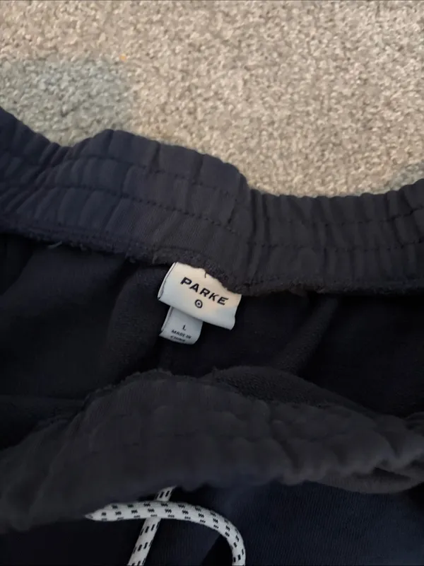 Shorts Size L - Image 2