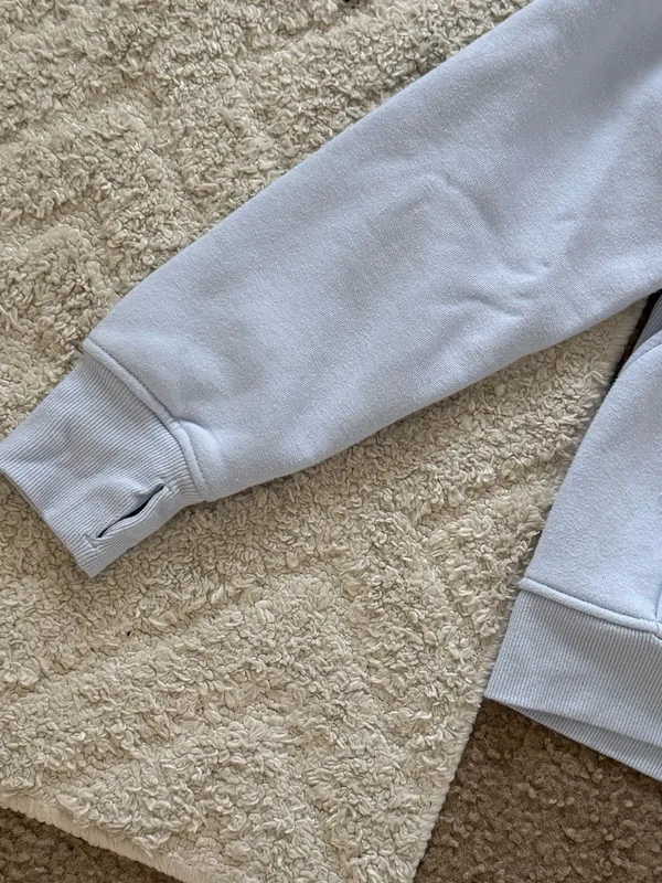 Cropped Sweatshirt Quarter - Image 3