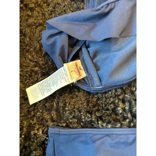 Hollister two-piece navy swimsuit - Image 8