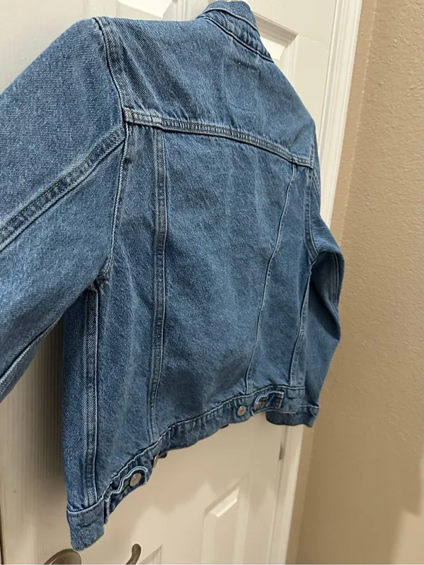 Levi's Women's Ex-Boyfriend Trucker Jean Jacket size Small - Image 10