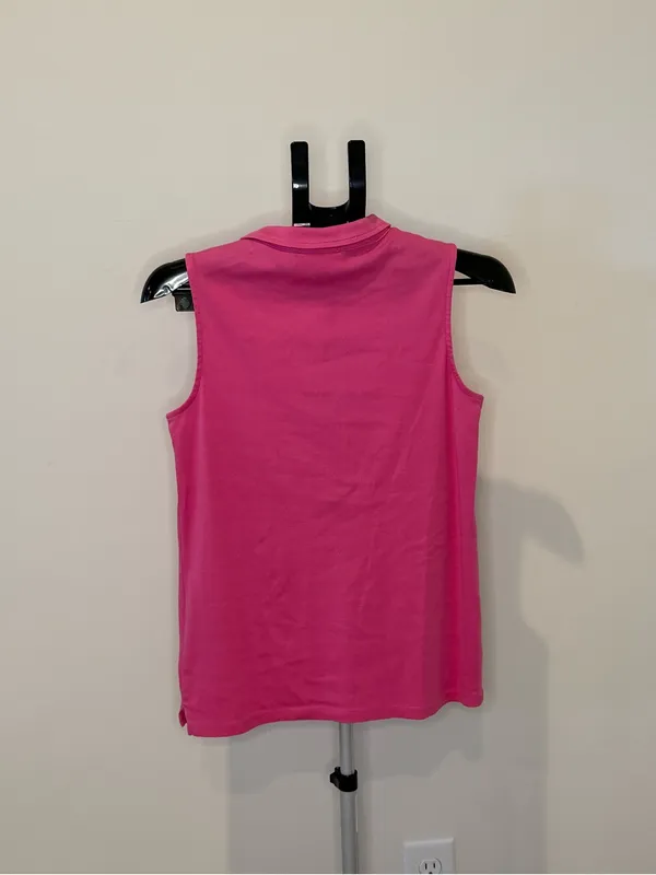 Peck & Peck Women’s Small Hot Pink Sleeveless Polo Shirt Gold Logo Golf Preppy - Image 5