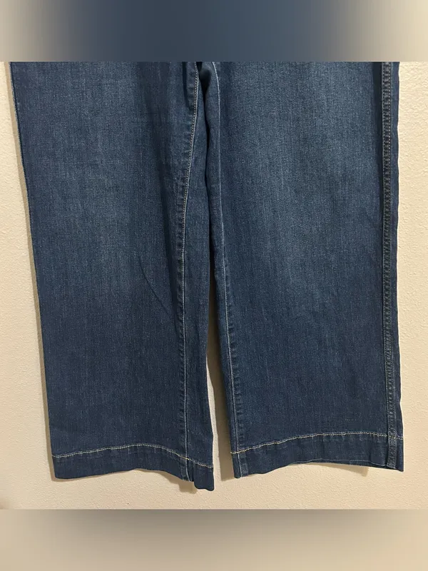 GAP Dark Wash High Rise Wide Leg Cropped Denim Jeans Women’s Size 12 / 31 - Image 5