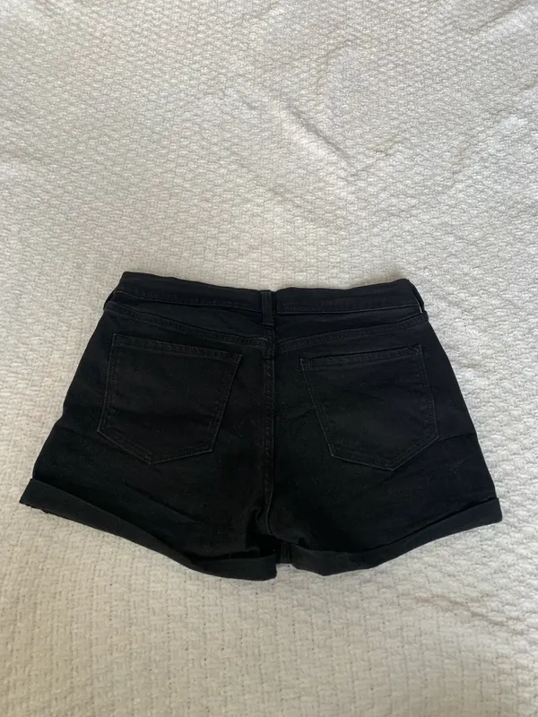 Old Navy Black Jean Shorts Size 8 Like New - Image 2