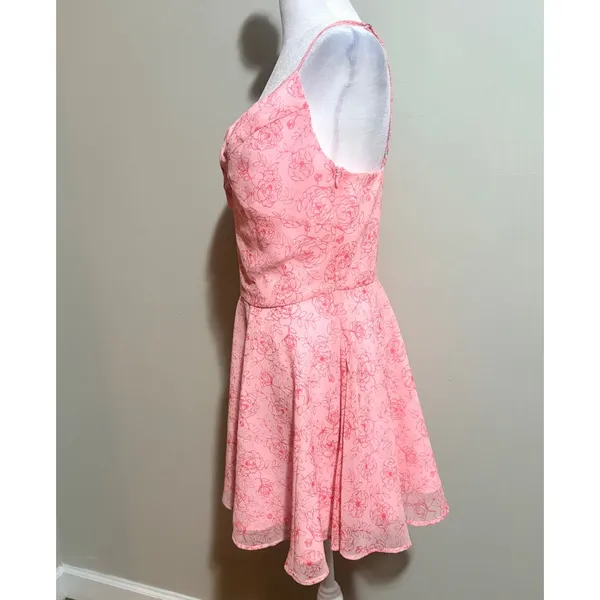 Urban Outfitters Over the Horizon Mini Dress M Pink Floral Chiffon Fit and Flare - Image 2