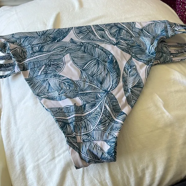 Hurley bikini bottoms - Image 4