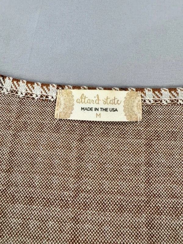 Altar'd State Brown and White Houndstooth Long Sleeve Button-Up Crop Top Medium - Image 3