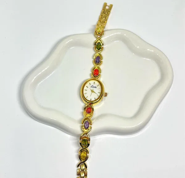 Women’s vintage style watch with multicolor stone - Image 2