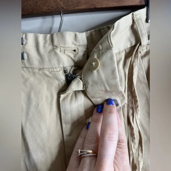 Nwt gap khaki cargo pants size 4 - Image 4
