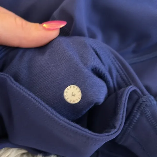 NWT Lululemon Blue Capri Leggings - Image 8