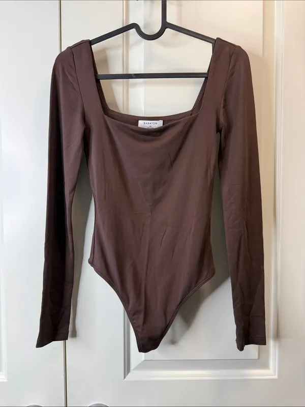Aritzia Babaton Squareneck Bodysuit Long Sleeve Brown XS - Image 3