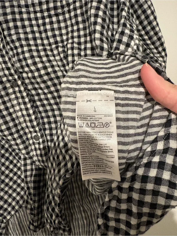 Gap gingham button down blouse‎ high low black white large - Image 4