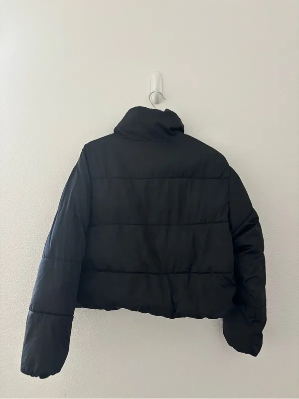 Zara cropped puffer jacket in black - Image 3