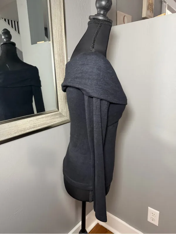 NWT Abercrombie & Fitch off shoulder cozy crossover soft A&F top grey small - Image 6