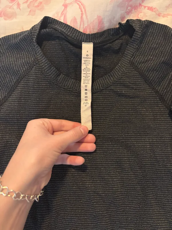 Long Sleeve Lululemon Swiftly Tech - Image 2