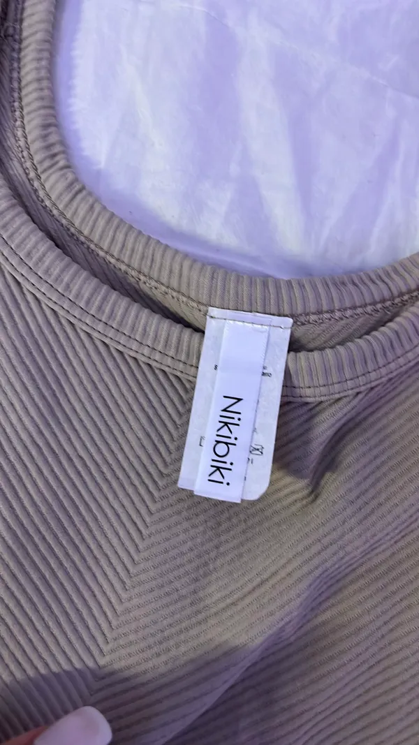 NIKIBIKI Cropped Seamless Top - Image 2