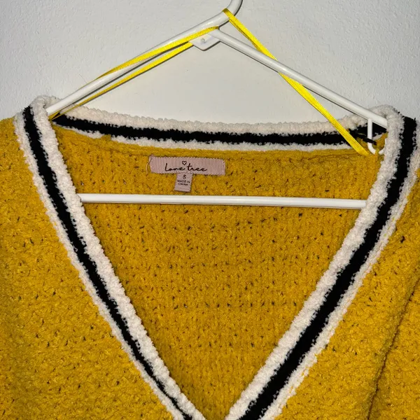 Cardigan Yellow - Image 3