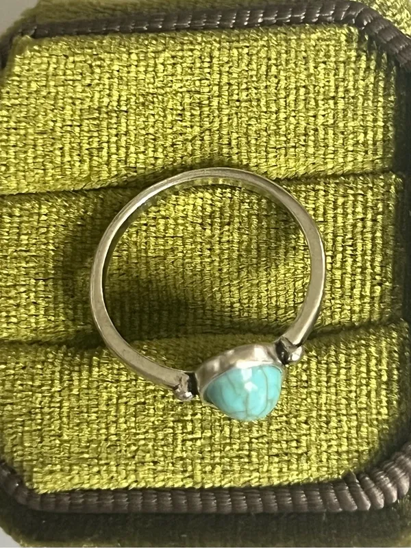 Vintage/Boho Design Faux Turquoise Stainless Steel Silver Ring Size 6 NWT - Image 3