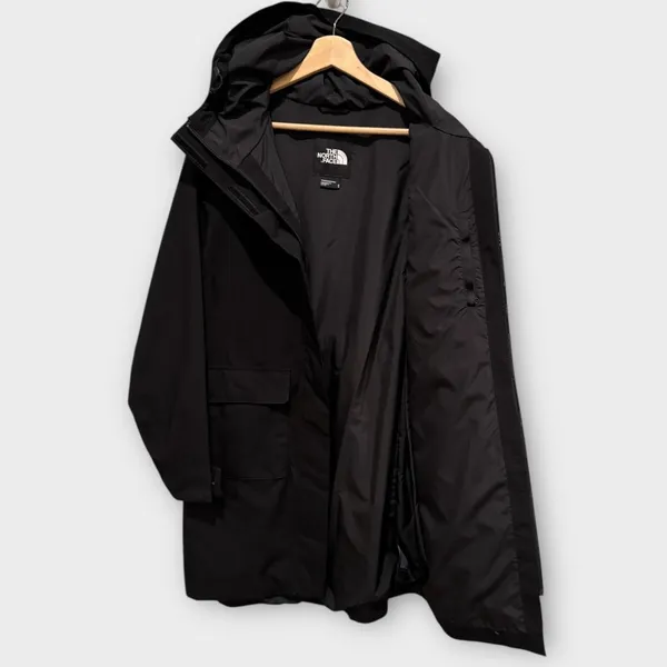 The North Face Women’s City Breeze Rain Parka II Size Medium - Image 9