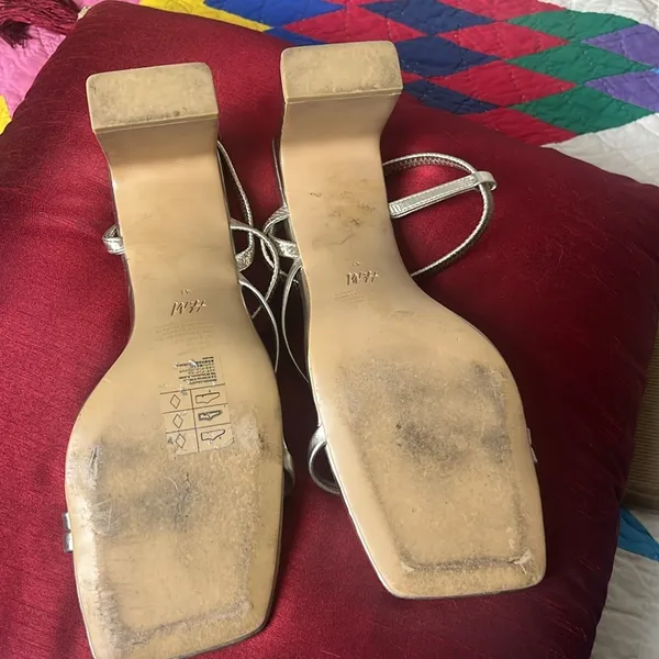 H&M size 10 soft gold stretchy straps 3 1/2 inch heels - Image 4