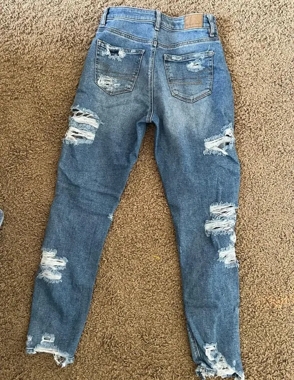Ripped Jeans - Image 2