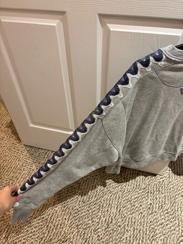 Free People Sweatshirt - Image 3