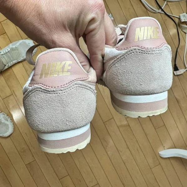RARE NIKE Velour / Velvet Blush Pink Sneakers Tennis Shoes Size 7.5 - Image 9