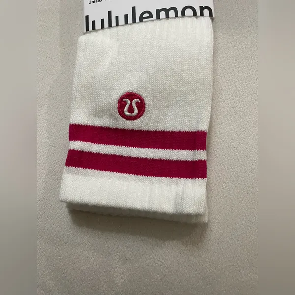 Lululemon NWT Daily Essential Crew White and Pink Athletic Socks Size L Unisex - Image 4