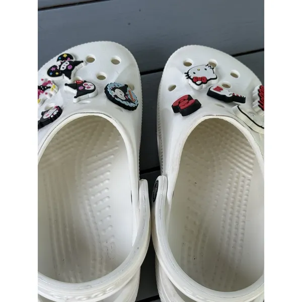 ⁠Crocs Classic Clogs White Women 6 Men 4 Sanrio Hello Kitty Charms⁠ Unisex - Image 10