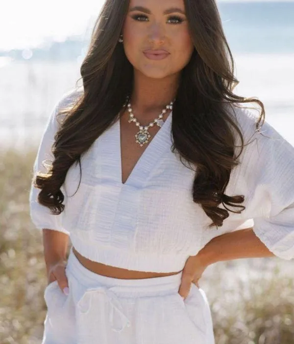 Elegant White Women's Set - Image 2