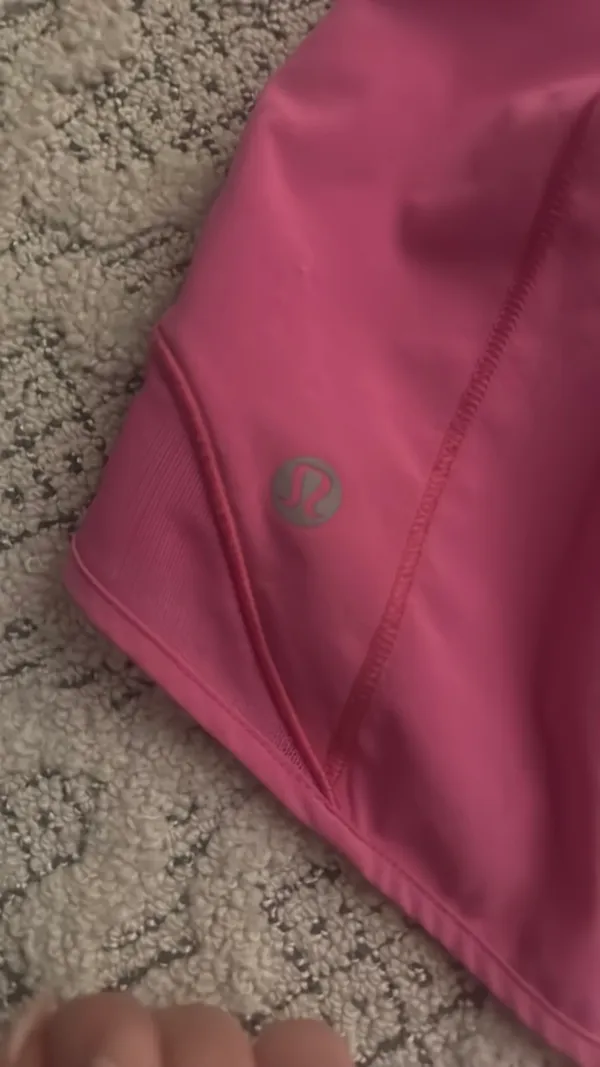 Lululemon Hotty Hot 2.5" Shorts - Image 4