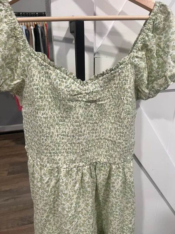 Hollister green floral mini dress - Image 3
