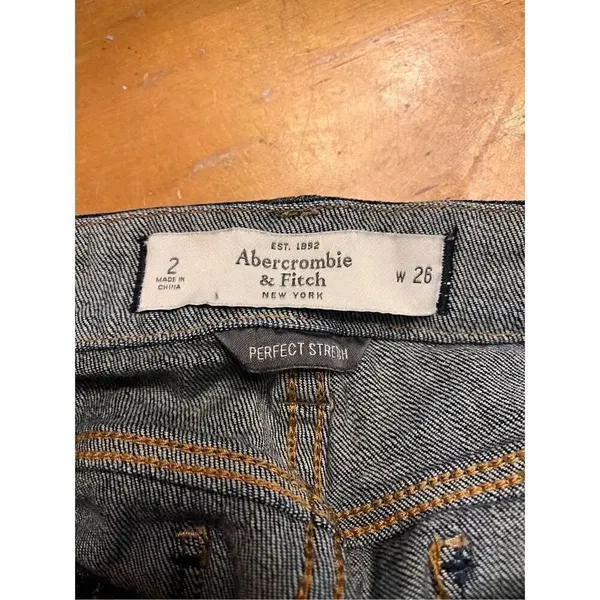 Abercrombie & Fitch Women Denim Shorts Perfect Stretch Cuffed Blue Jean 2/26 (31 - Image 4