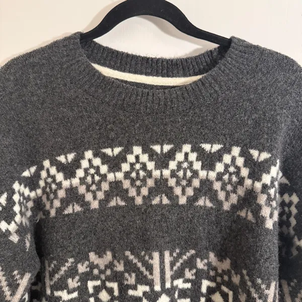 Lucky Brand Women's Medium Gray and White Patterned Winter Sweater - Image 3