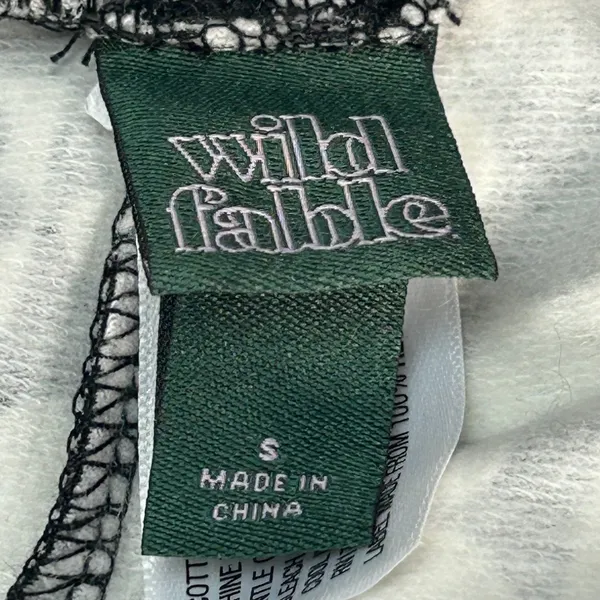 Wild Fable Women's Black White Flower‎ Power Flare Pants Size S - Image 3