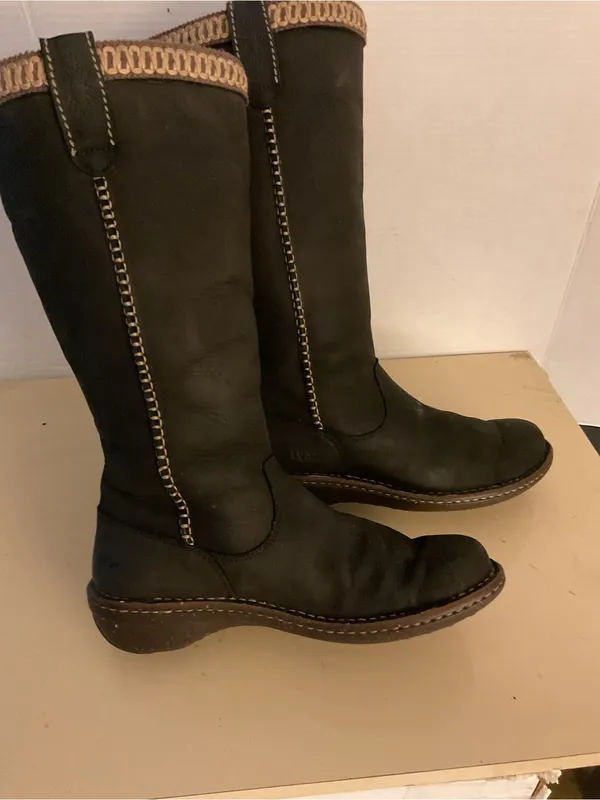 UGG women black brown leather tall Swell boots US 9 - Image 7